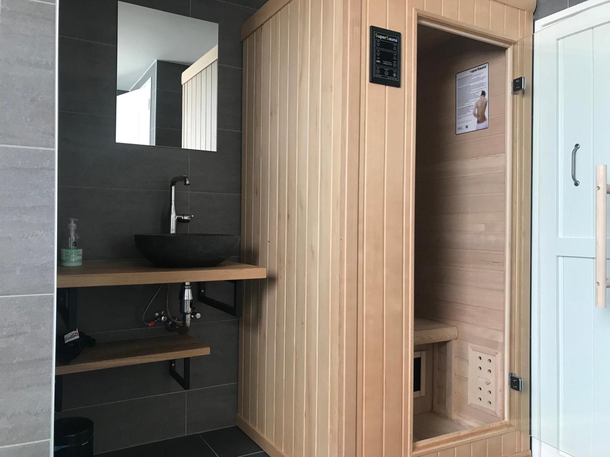 Ruim Appartement Met Sauna, Zuidstraat 125 In ווסטקפלה מראה חיצוני תמונה